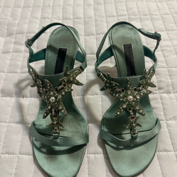 Alberta Ferretti satin sandal with embellished starfish - Picture 2 of 9